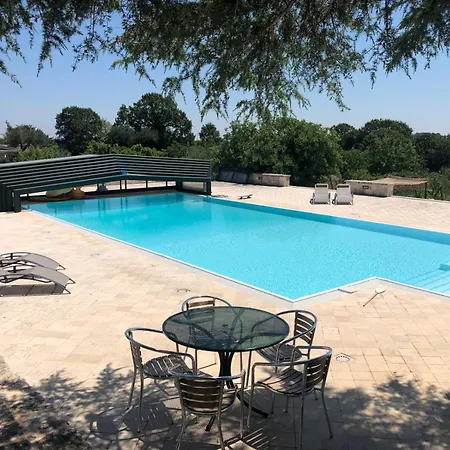 I Papatrulli Miniresort Апартаменты Мартина-Франка